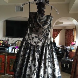 Beautiful new Jessica McClintock party dress